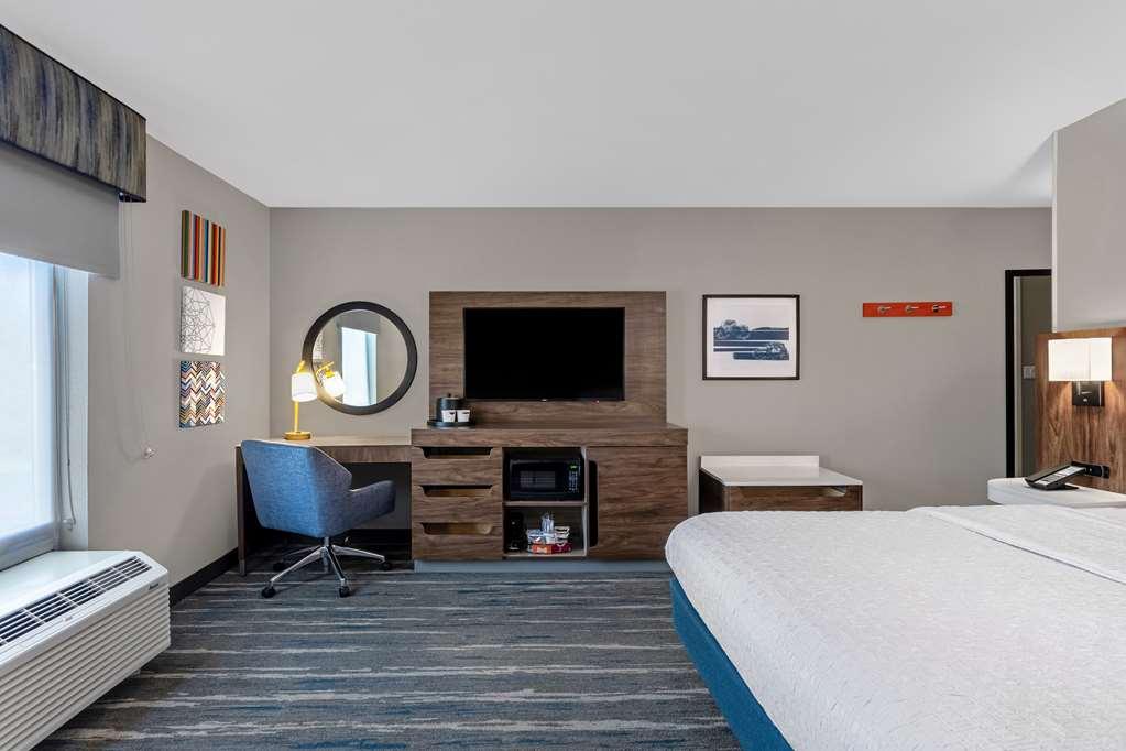 Hampton Inn & Suites Richmond Room photo